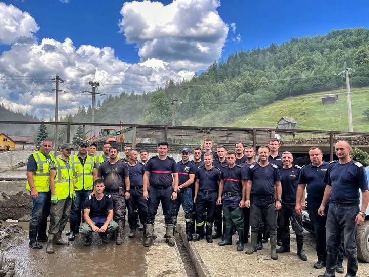 Intervenții continue pentru refacerea zonelor afectate de inundații în Suceava