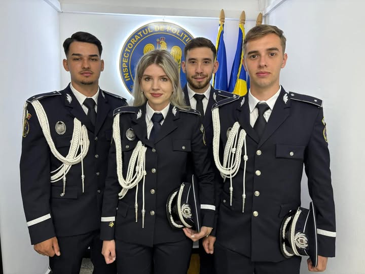 absolvenți ai academiei de poliție, încep cariera în siguranța comunității