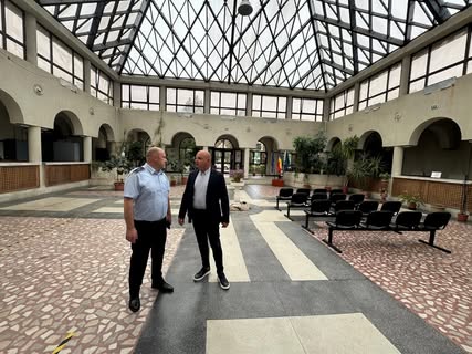 Prefectul Tamás a vizitat Biroul Vamal Satu Mare și a analizat activitatea din primul semestru