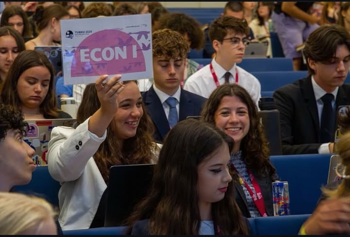 Elevi eminescieni la cea de-a 102-a sesiune EYP din Finlanda