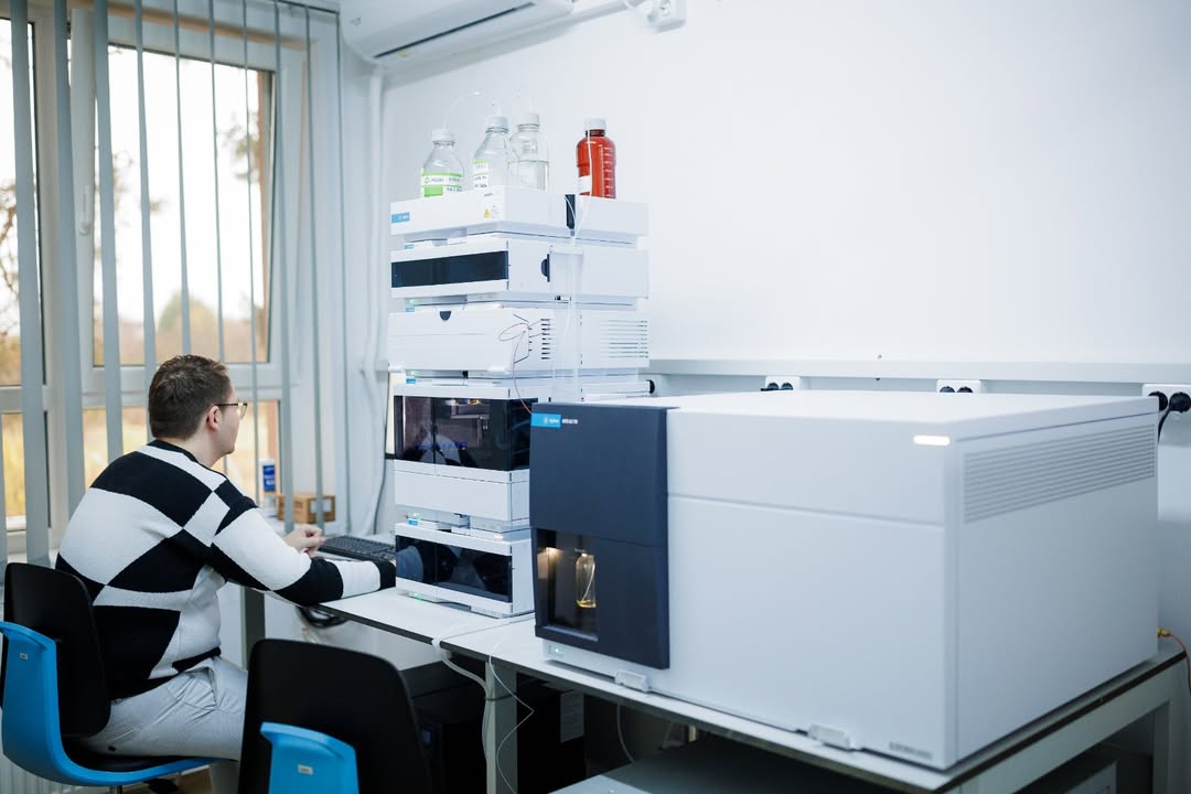 Laboratorul de toxicologie din Satu Mare a primit aparatură ultraperformantă pentru depistarea drogurilor