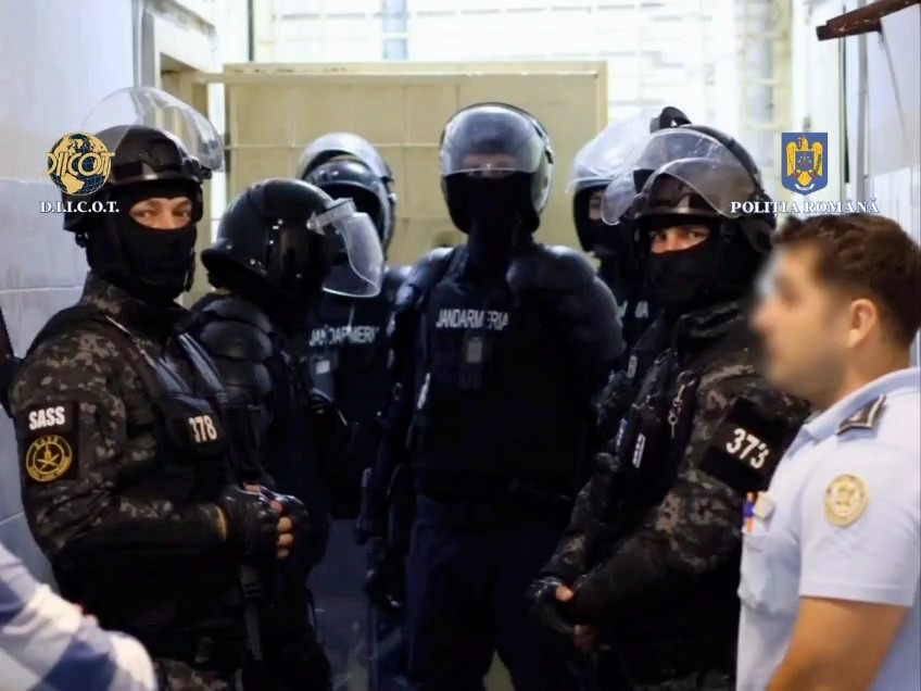 scrisori cu droguri trimise în penitenciare descoperite de poliție