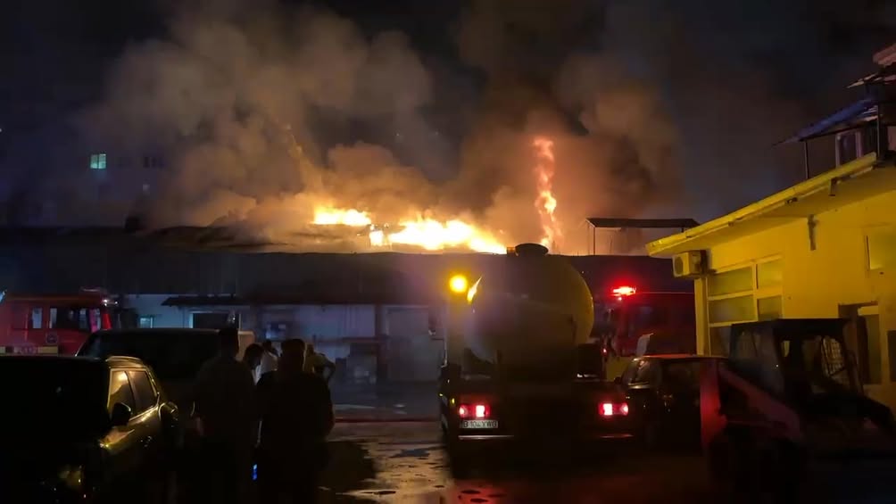 Incendiu în sectorul 2 al Bucureștiului