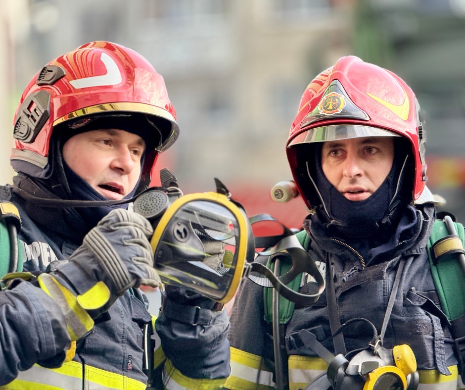 Pompierii au gestionat peste 1.400 de situații de urgență într-o zi