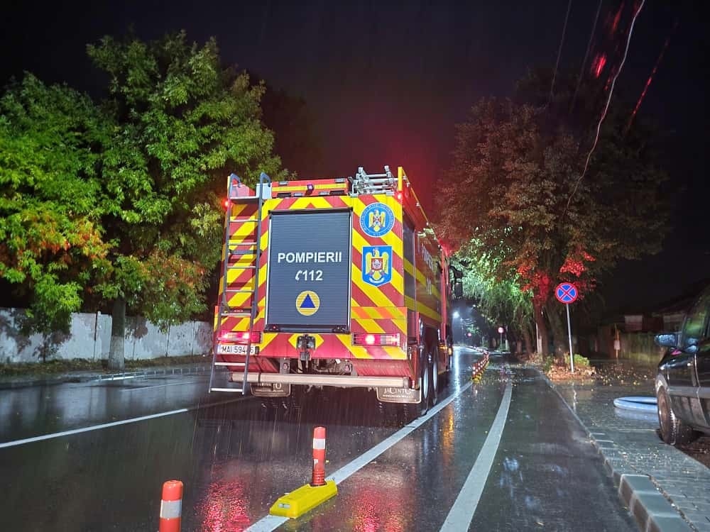 Situație de urgență în România: intervenții pentru evacuări și degajări de copaci în urma avertizărilor meteo