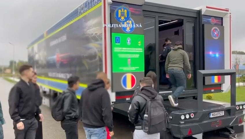 Campanie de siguranță rutieră la Târgoviște cu peste 200 de participanți