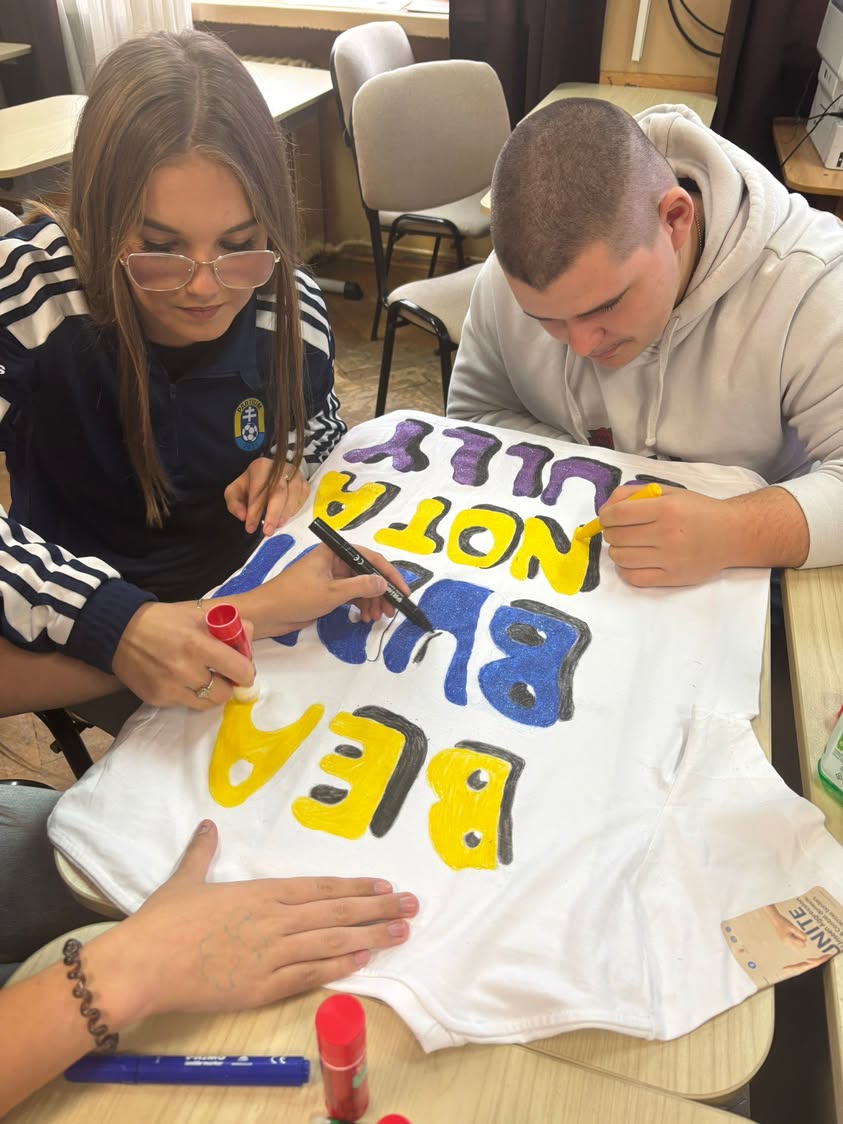 Atelier de creație împotriva violenței în școală la Satu Mare