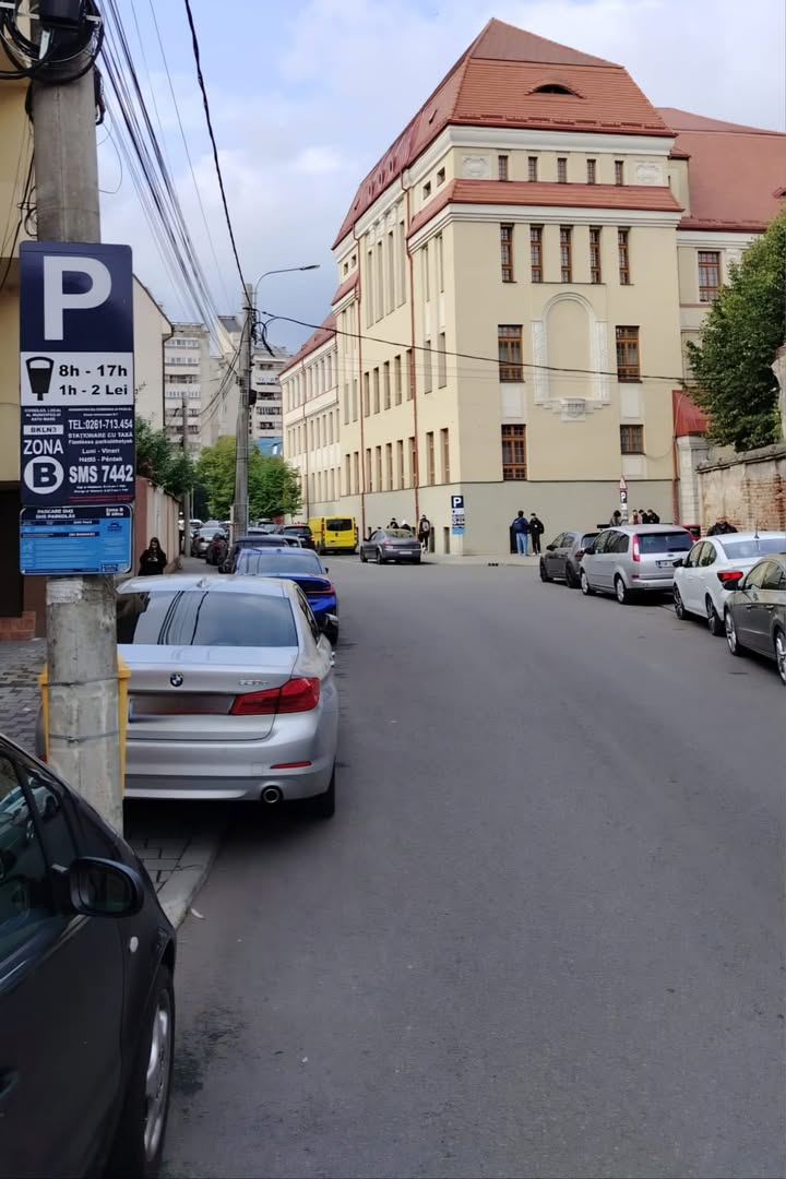 Atenție, satmareni! Lucrări de amenajare a parcărilor pe străzile Rodnei, Micu Klein și Bulevardul Transilvania