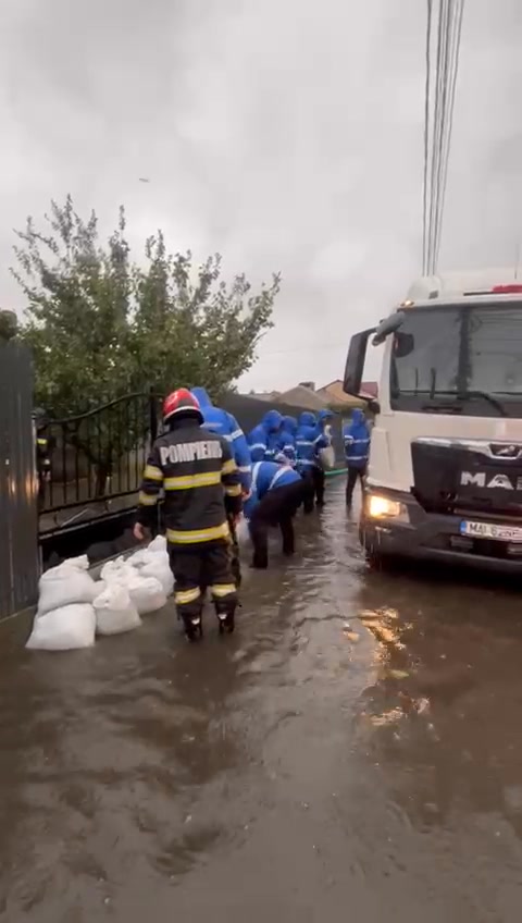 Echipaje de intervenție acționează pentru protejarea comunităților din Constanța