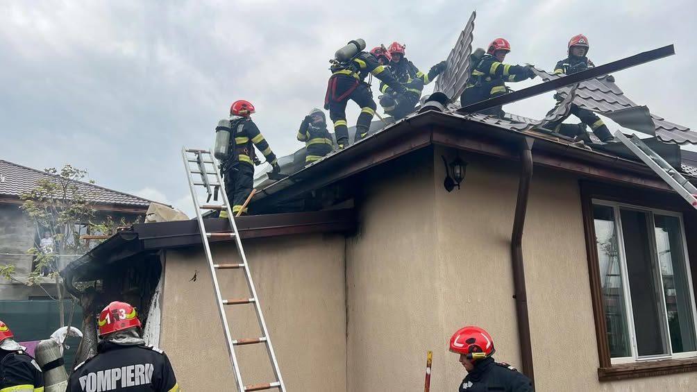 Incendiu la o magazie din Cornetu, Ilfov, și evacuarea a 30 de persoane