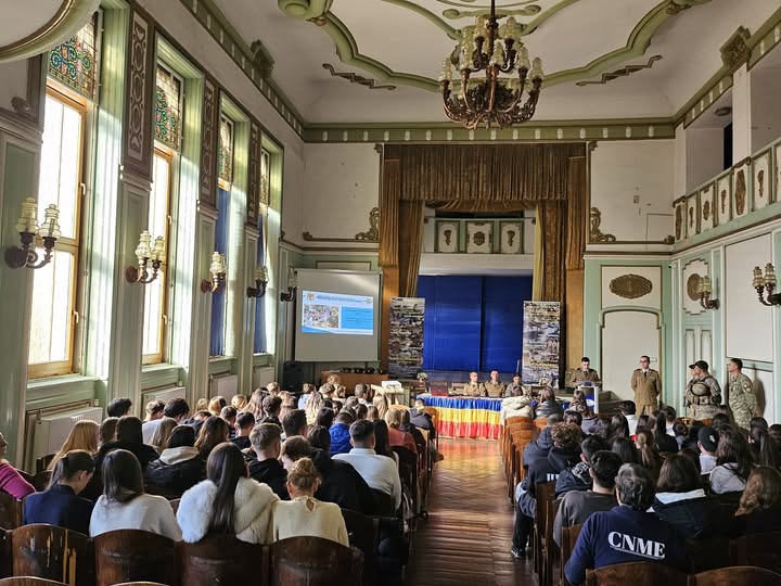 Ziua armatei româniei în școli la Satu Mare