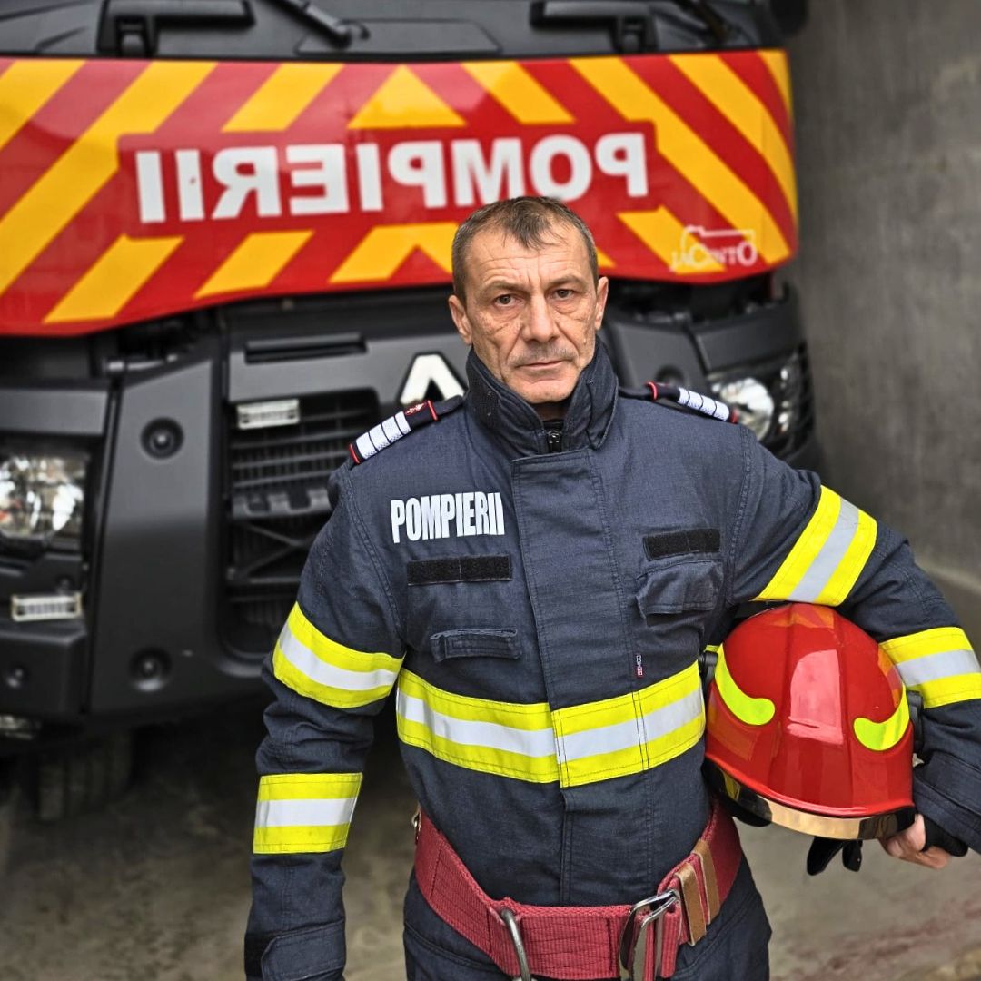 Pompier din Zalău a intervenit la un accident rutier pentru salvarea unei victime