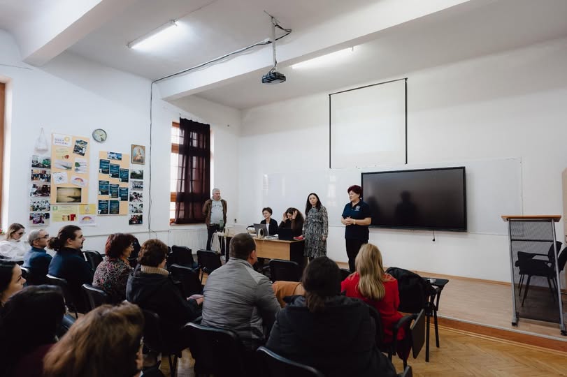 Cerc pedagogic la Satu Mare cu focus pe inovație în chimie și resurse digitale