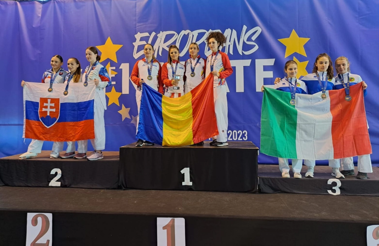 Echipa României, condusă de karateka Vancsa Daiana de la CSM Olimpia Satu Mare, campioană europeană la karate